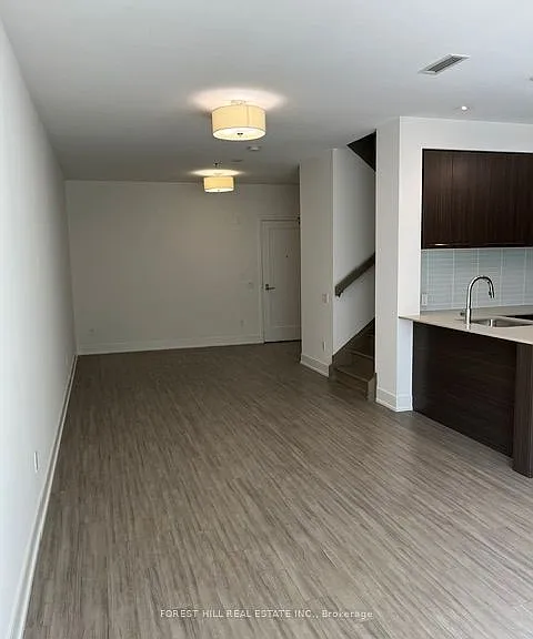 310 Tweedsmuir Ave #Townhouse 2 — Photo 15