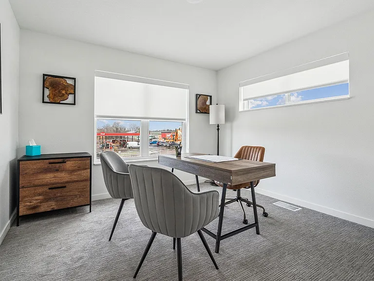 Avalon Apartments & Townhomes — Photo 12