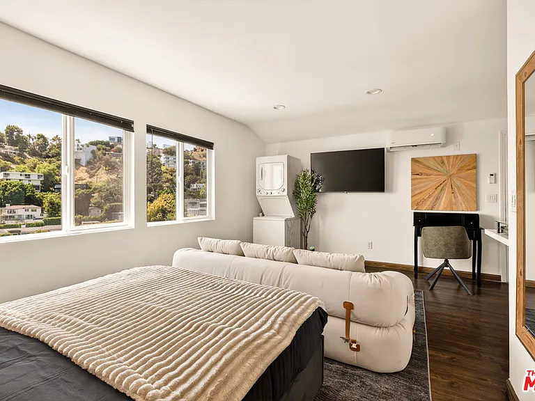 8810 Hollywood Blvd #1/2 — Photo 8
