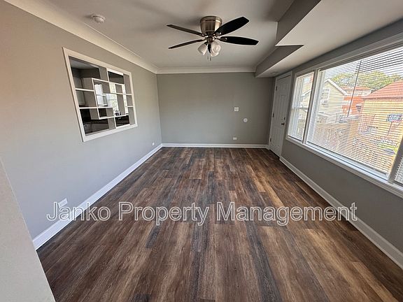 3rd image of 2237 Vermont St APT 2W