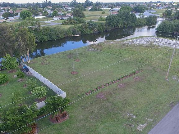 5th image of 419 NE 5th Ter