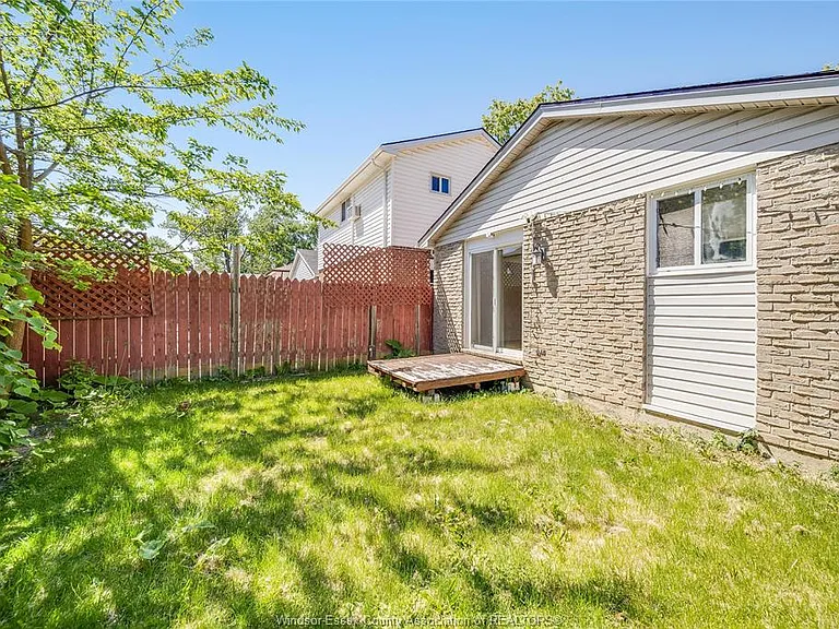 1229 Arncliffe Pl — Photo 36