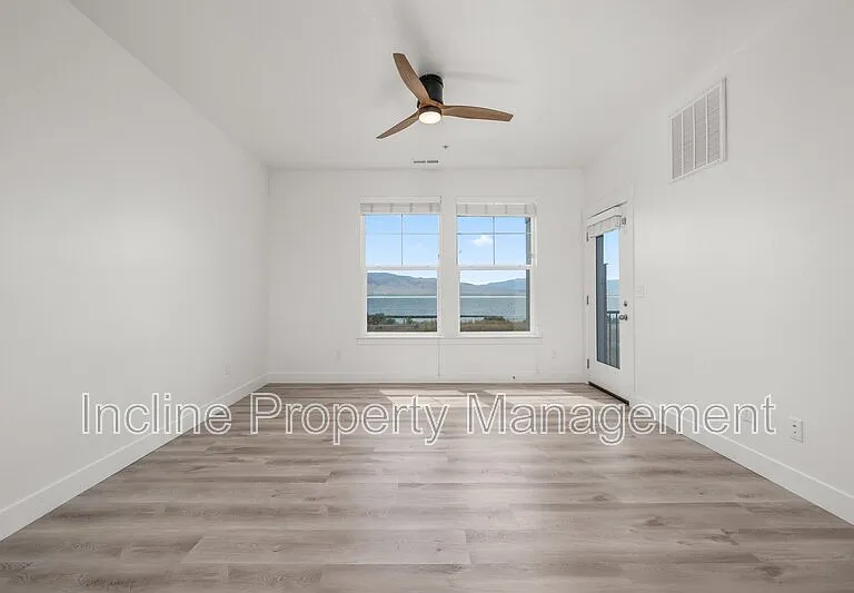 547 N 360 W — Photo 3