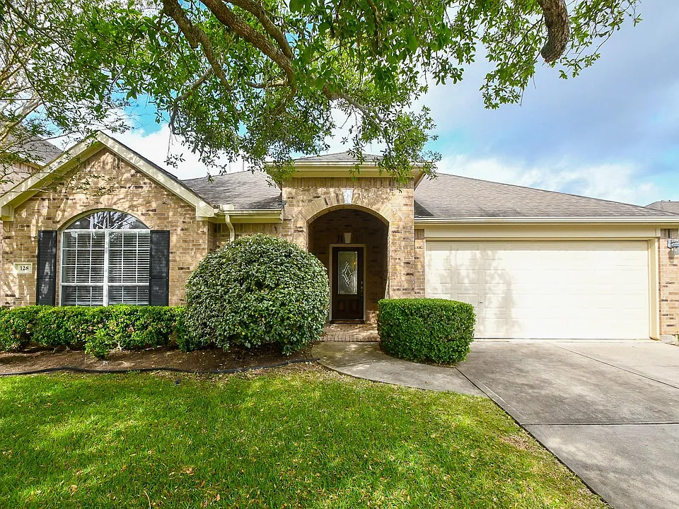 128 Emerald Loch Ln