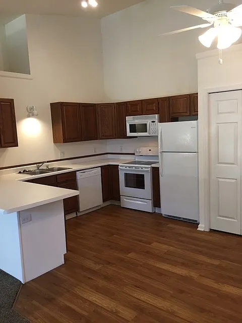 2 bed, 1255 sqft, $1,695 — Photo 3
