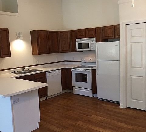2nd image of 901 Jana Ln #8
