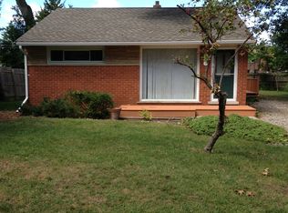 942 Shoshone Cir, Waterford, MI 48327