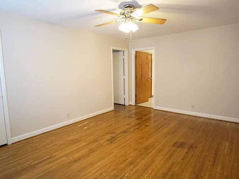 3700 Lealand Ln — Photo 4