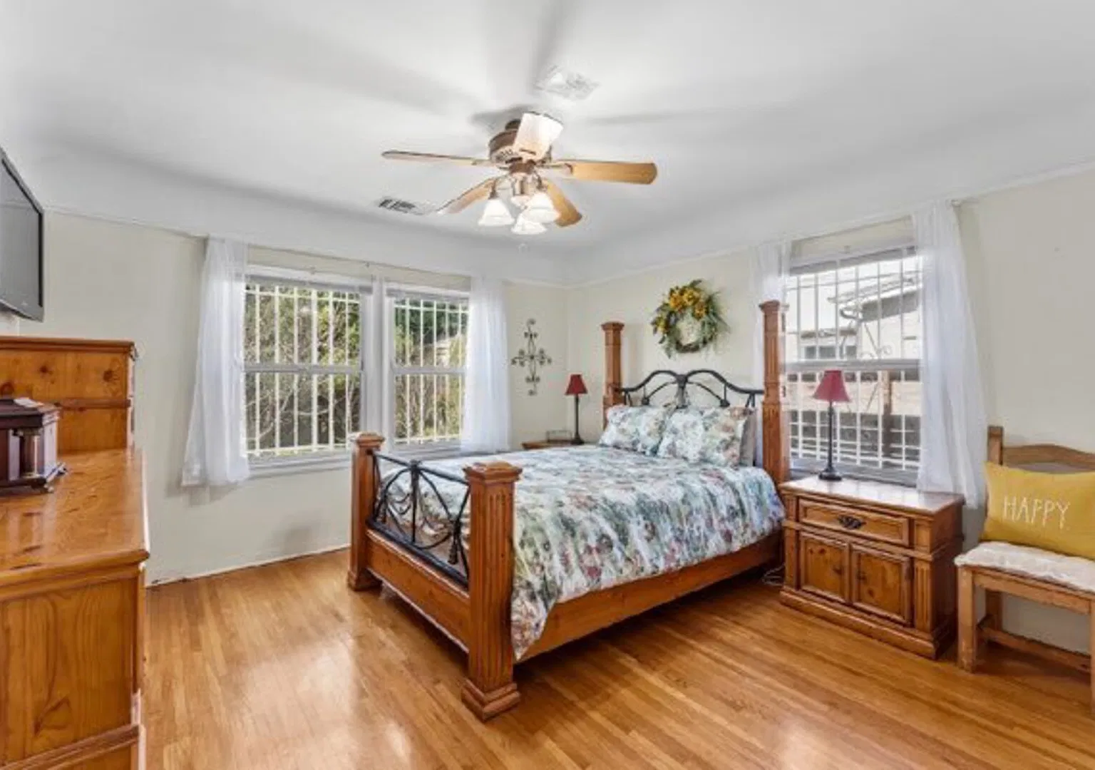 Single-Story LA Home | Fenced Yard, Pet Friendly — Photo 3