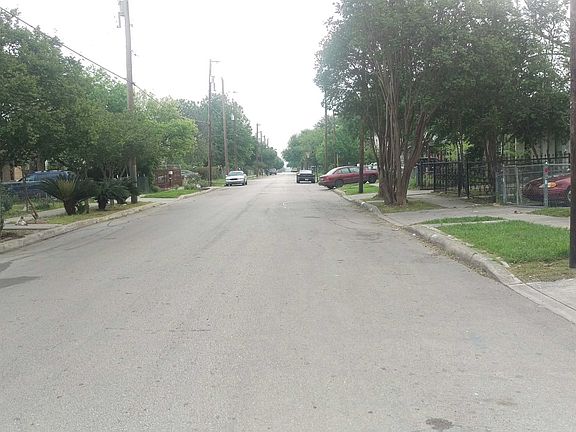 4th image of 3134 W Travis St