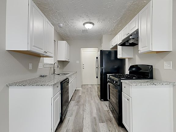 4th image of 11122 Drakeland Dr