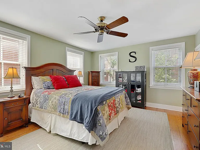 1618 Shakespeare St — Photo 11