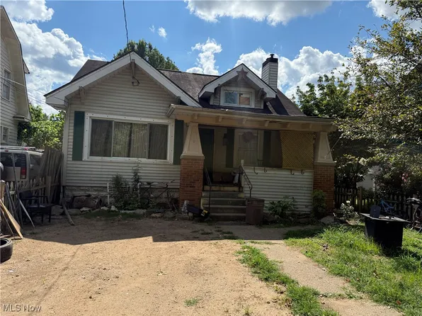 906 Lakeview Dr, Parkersburg, WV 26104