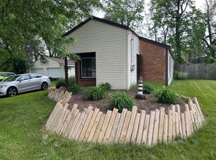 2412 30th St SW, Wyoming, MI 49519