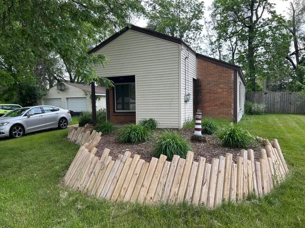 2412 30th St SW, Wyoming, MI 49519