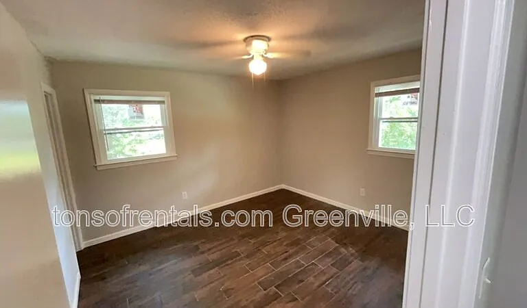 105 Chuckwood Dr — Photo 11