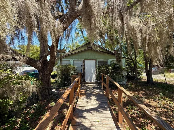 2001 Bates Ave, Eustis, FL 32726