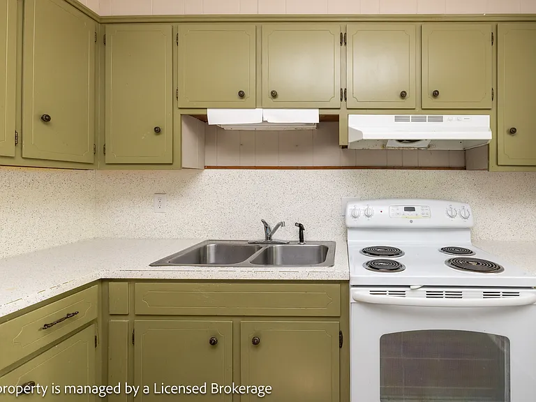 145 Brentwood Dr #1 — Photo 15
