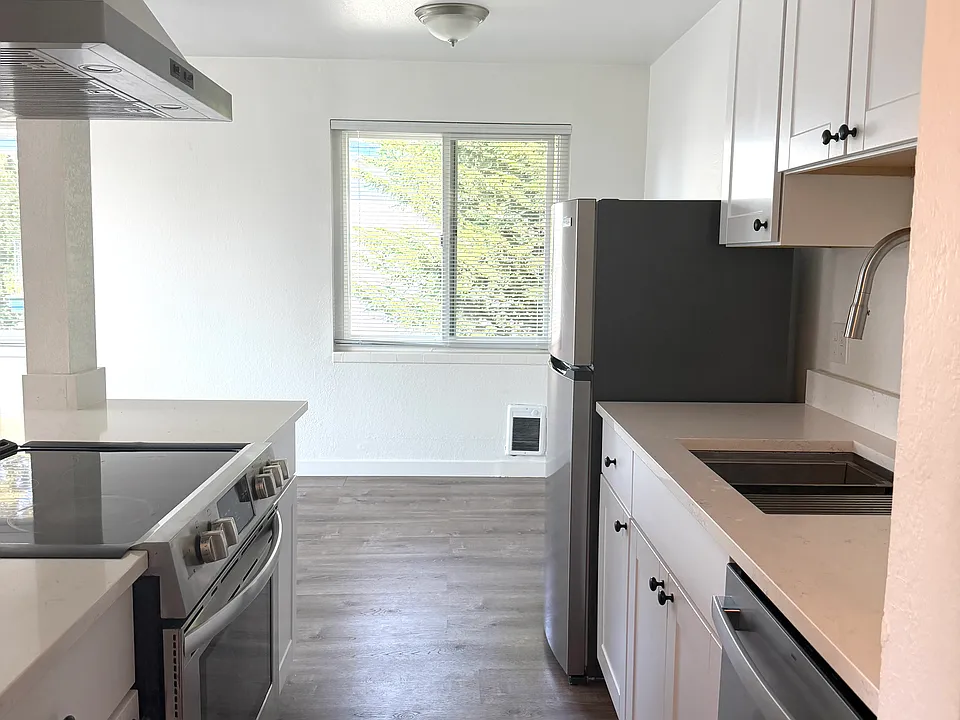5220 California Ave SW #36