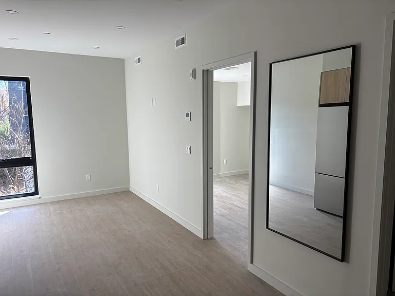 24 8th St #4F — Photo 10