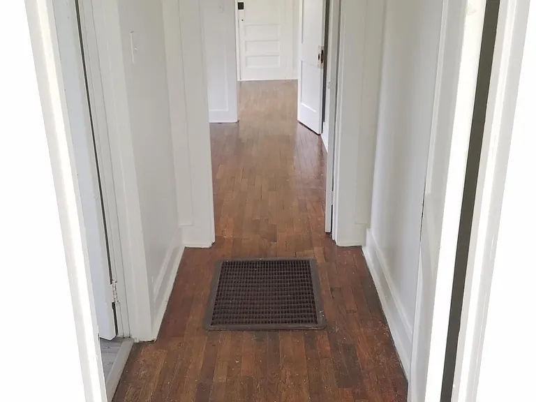 115 Louisa Blvd — Photo 8