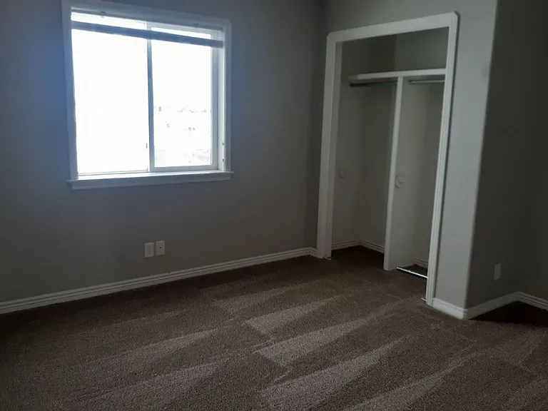 215 W Center St #11 — Photo 8