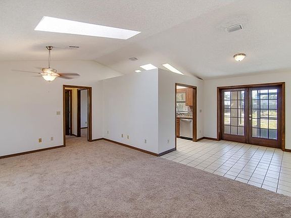3rd image of 11710 Lakeview Dr