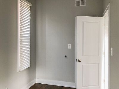 5th image of 2323 N Southport Ave #3F
