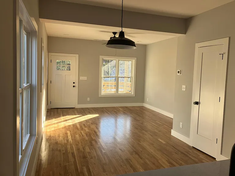 12 Ivy St — Photo 2