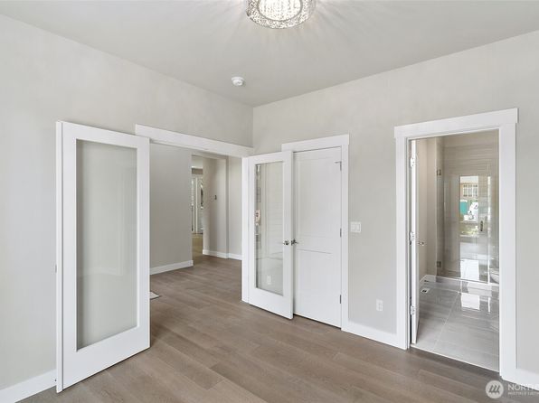 10205 NE 136th Place, Kirkland, WA 98034