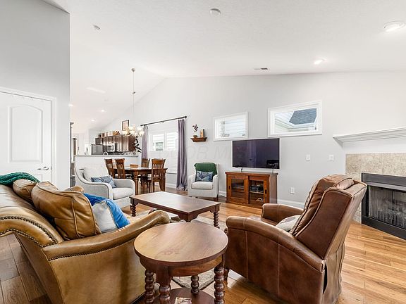 5th image of 219 Sandrala Dr #40