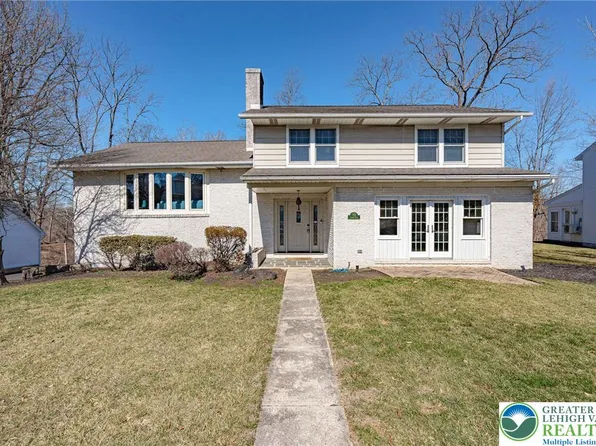 703 Donald Dr, Emmaus, PA 18049