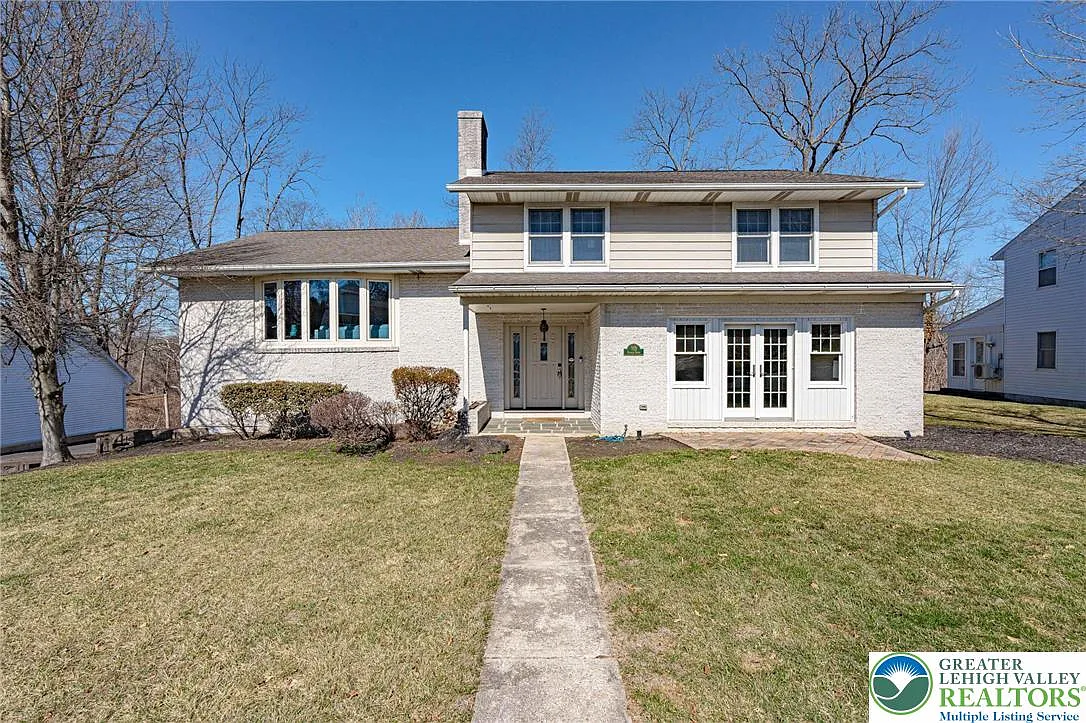 703 Donald Dr photo 1