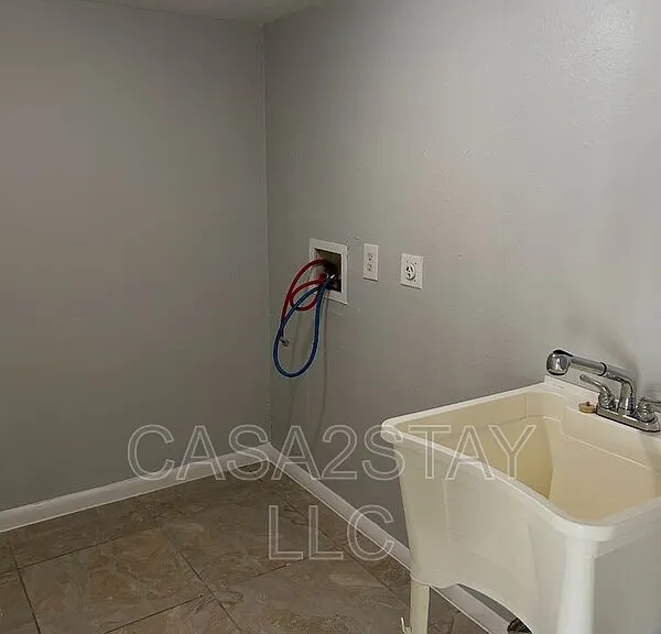7295-7297 Albany Rd #3 — Photo 4