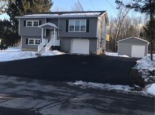 6204 Harrington Dr, North syracuse, NY 13212