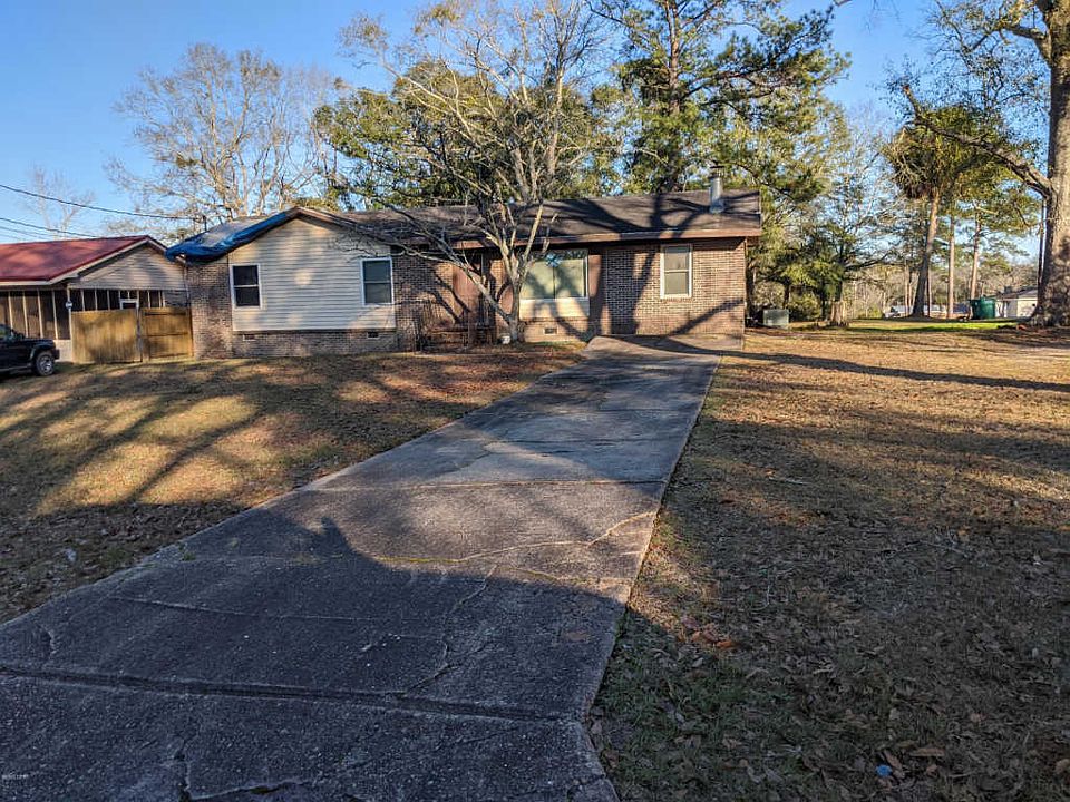 2nd image of 1002 N Varner St