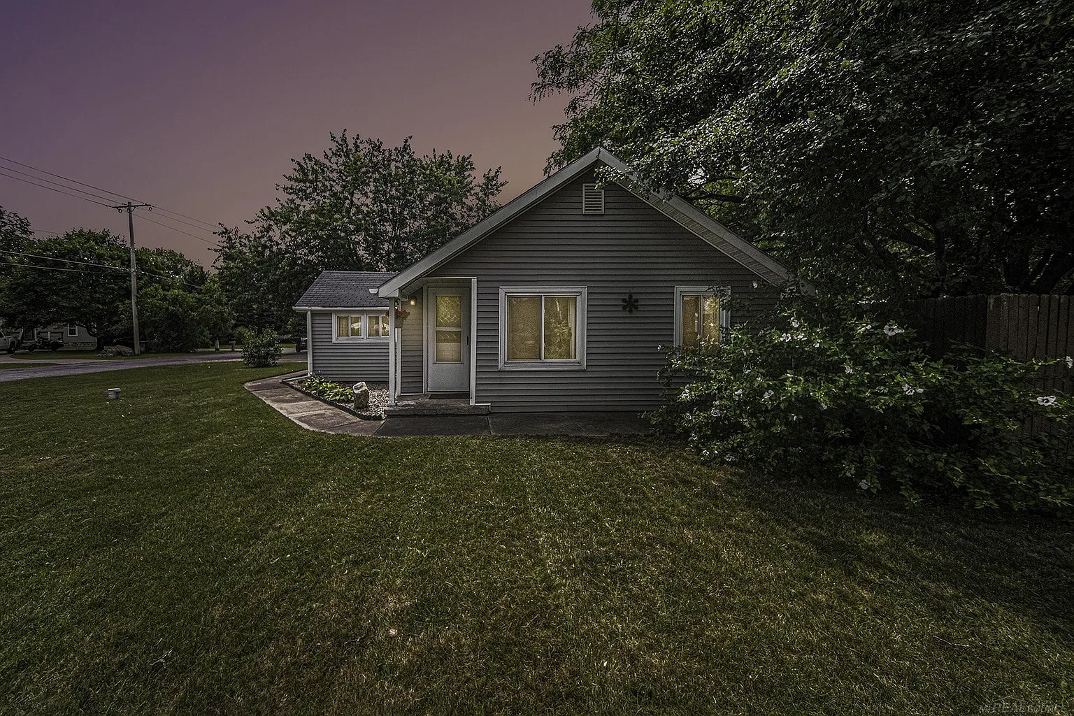 2016 Morris St photo 1