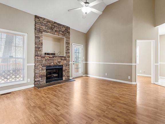 3rd image of 1480 Cedar Springs Cir