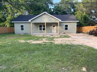 109 S Academy St, Geneva, AL 36340