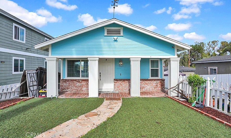1st image of 944 W Sepulveda St