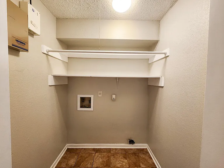 17742 Kings Park Ln — Photo 6