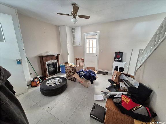 3rd image of 225 1st AVENUE