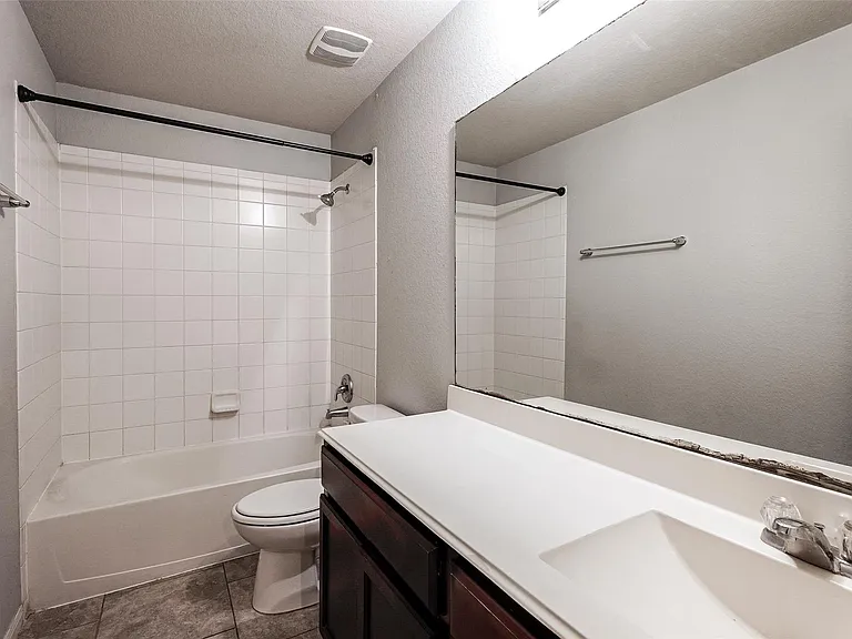 29319 Dunns Creek Ct — Photo 17