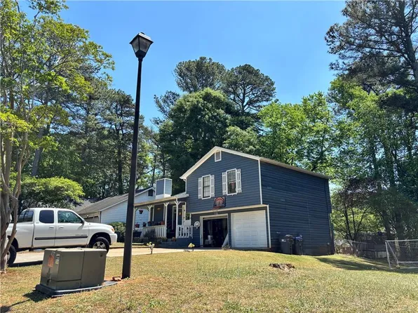 1005 Memory Ln, Lawrenceville, GA 30044
