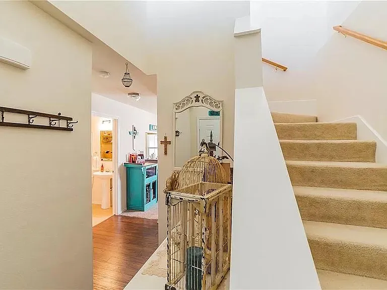 1503 Claremont Cir #B — Photo 4