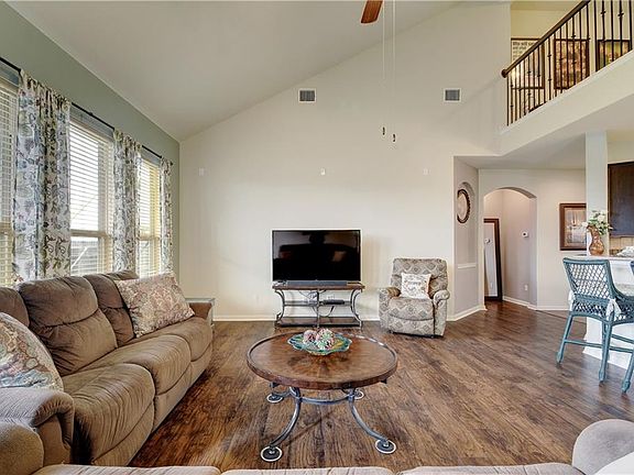 5th image of 350 Timbleweed Dr