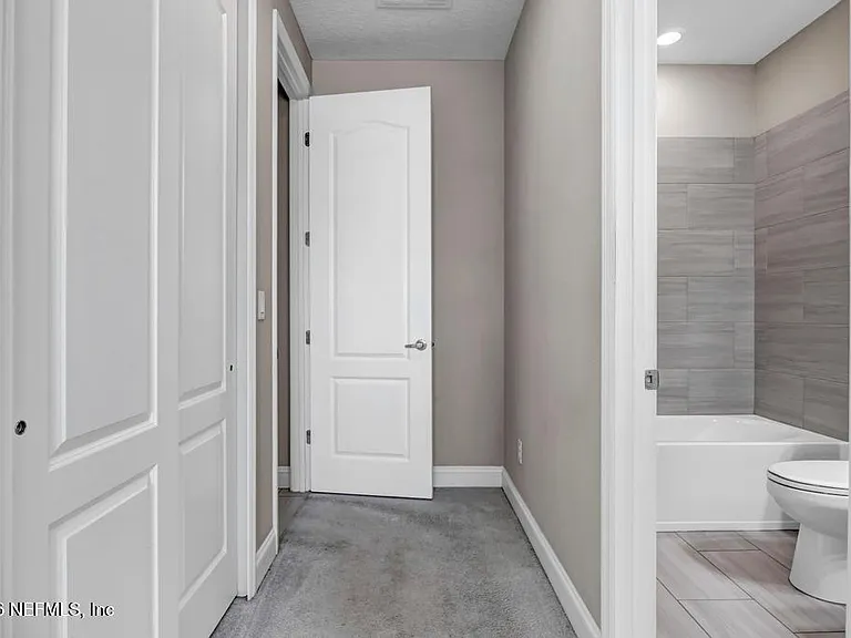 275 Renwick Pkwy — Photo 34