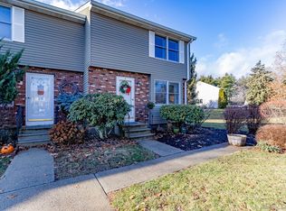 7 Saint Marc Cir #E, South Windsor, CT 06074