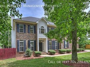 7716 Ellencroft Ln, Charlotte, NC 28215