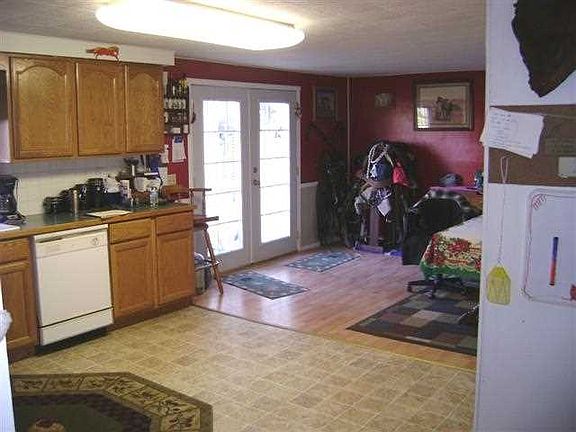 3rd image of 604 Ross St